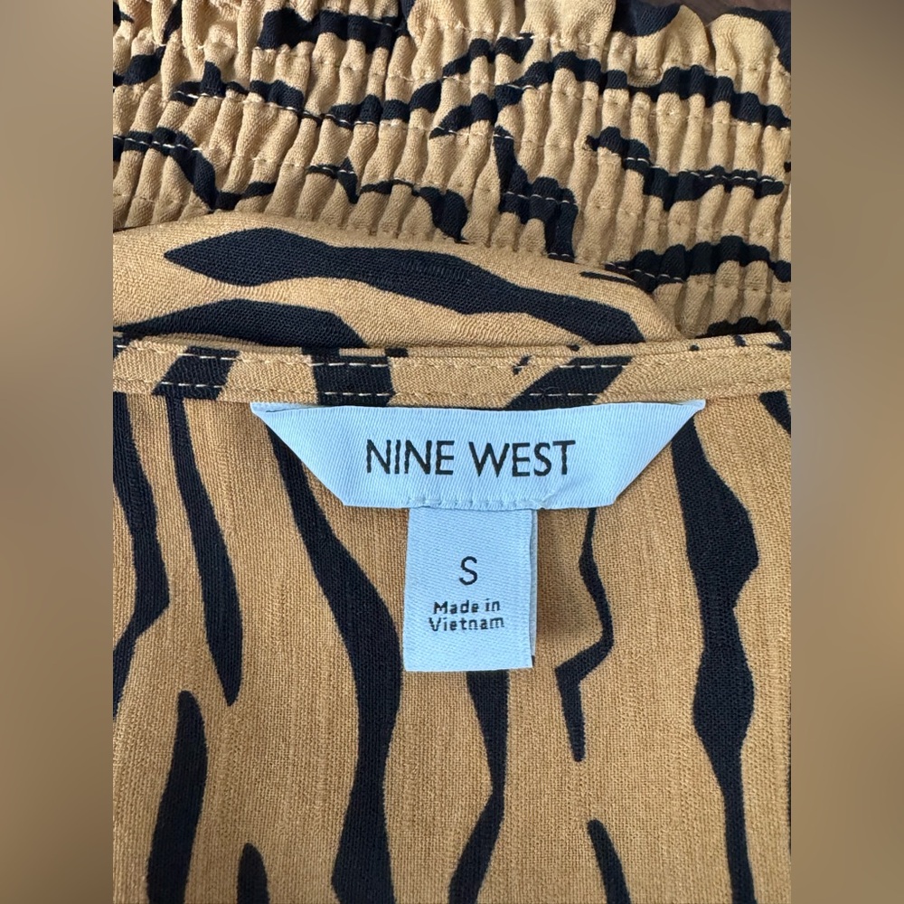 Nine West Dolman Surplice Tiger Print V-Neck Top small - Picture 8 of 9